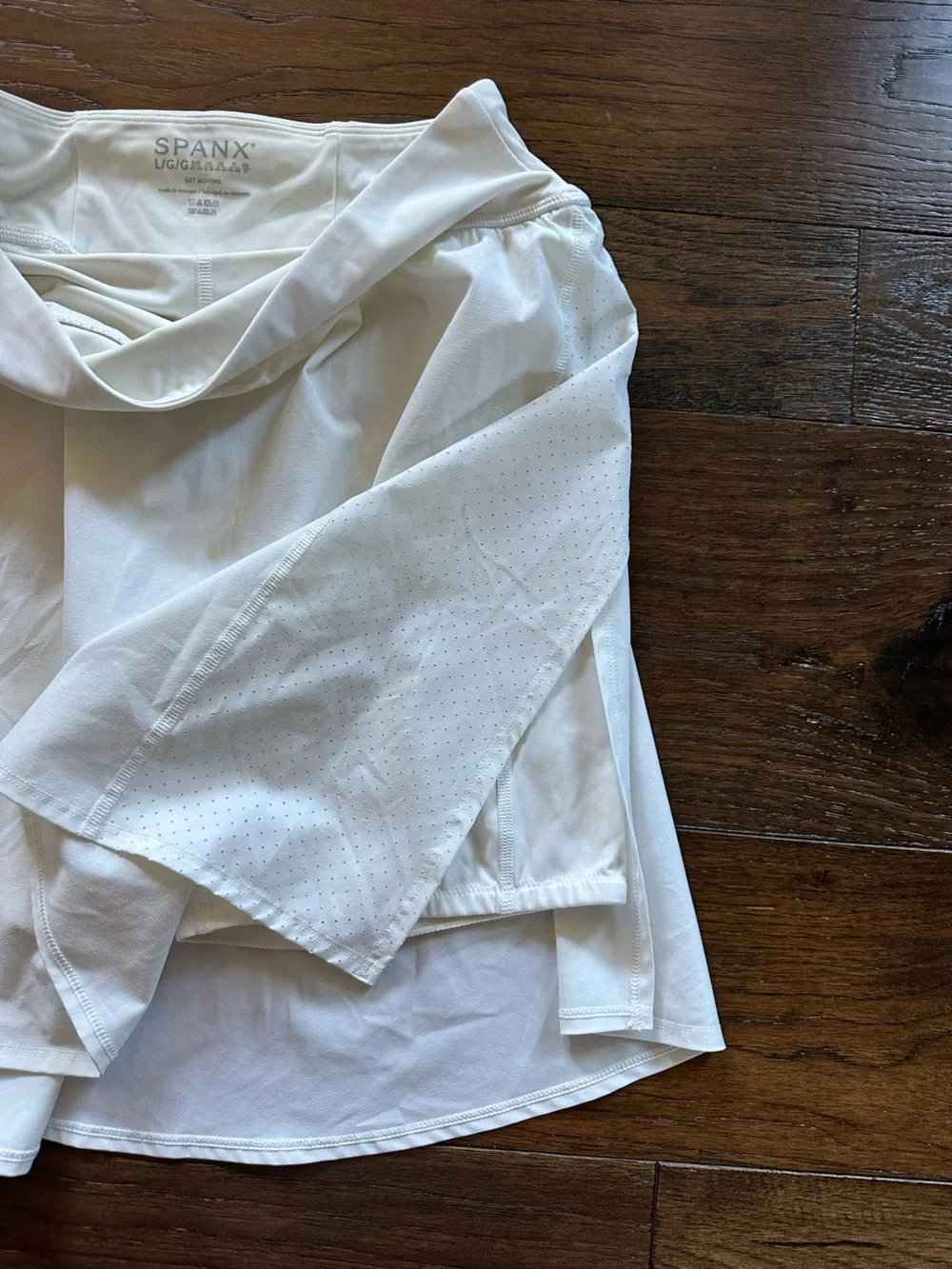 Spanx Women’s White Get Moving White Lined Skort- size Large